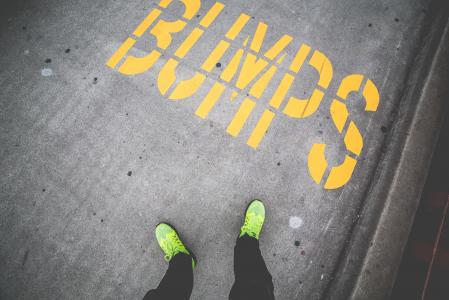 BUMPS黄色人行道路标