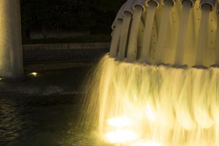 喷泉（和田仓库喷泉公园）。免费照片。