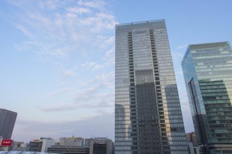 东京站周围的高层建筑免费照片