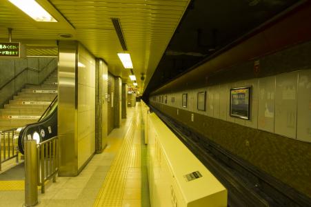 札幌市营地铁东西线西11丁目站免费照片