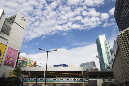 JR新桥站和京滨东北线免费股票照片