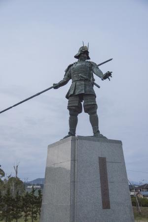 Chosuke Ekuba的雕像物质的第一张照片的雕像的第一尊雕像