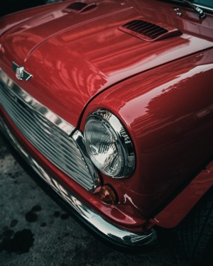 复古的红色汽车
