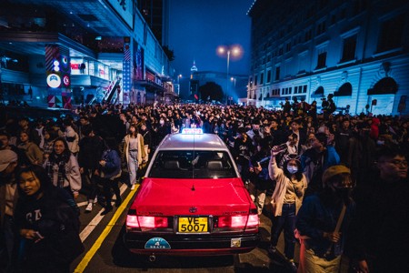 香港街头游行的人群