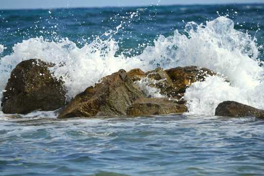 海洋海潮击石照相图片