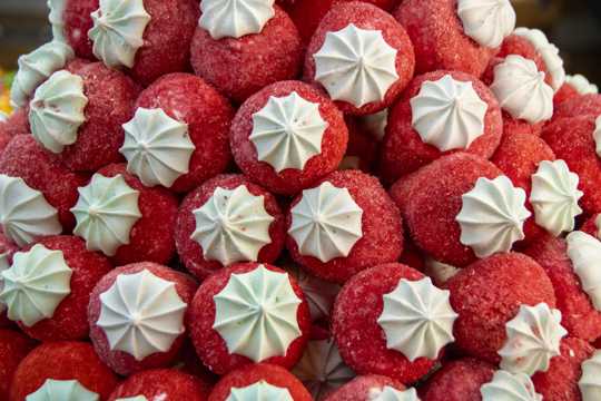 草莓形状的糖果图片