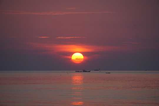 海上的落日图片