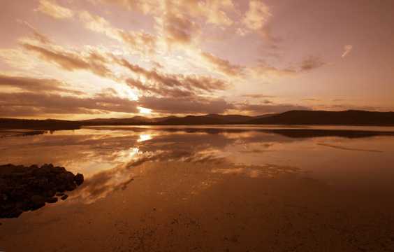 内蒙古阿尔山杜鹃湖风光图片