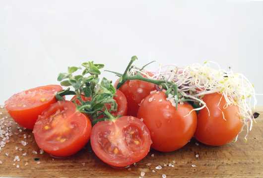 营养新鲜番茄图片