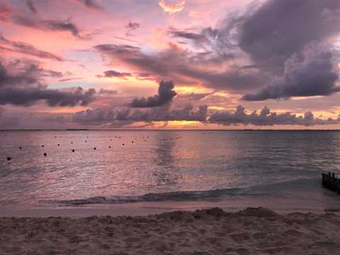 海面夕阳美景图片
