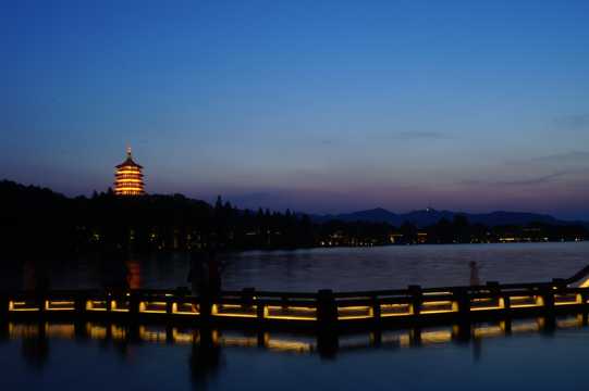 浙江杭州西湖夜景图片