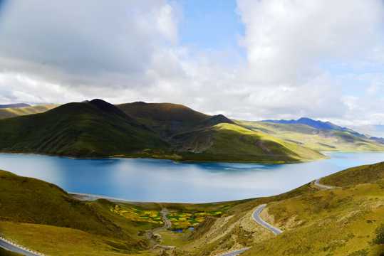 西藏羊卓雍湖景象图片