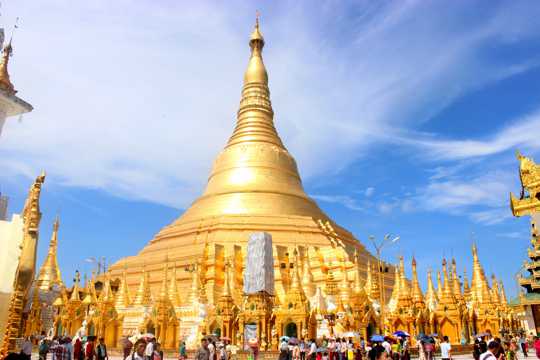 缅甸仰光大金塔景象图片