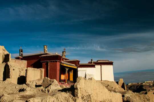 西藏古格王国遗址自然风光图片