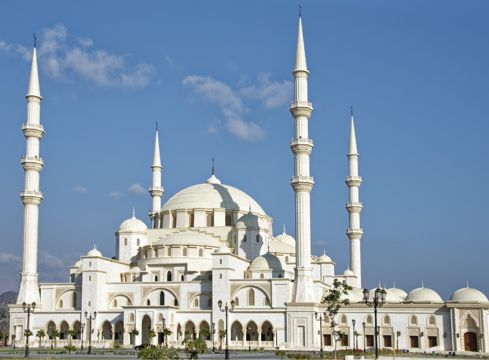 伊斯兰教清真寺宣礼塔建筑光景图片