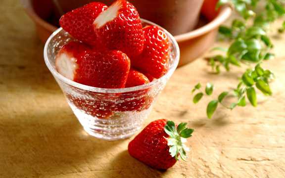 美食迷人的草莓高清图片