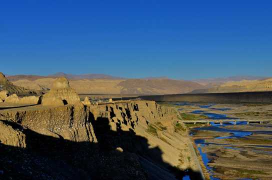 西藏象泉河晨光自然风光图片