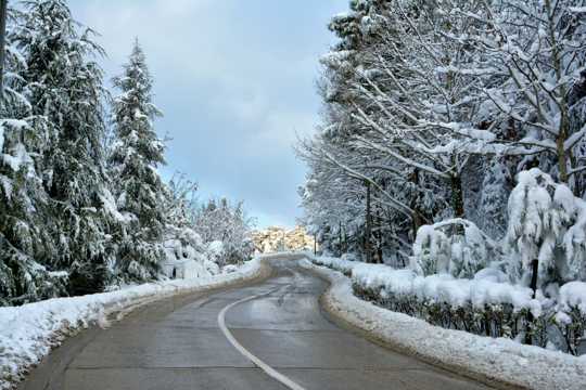 冬天道路雪景图片