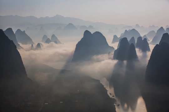 广西桂林相公山朝阳风光图片