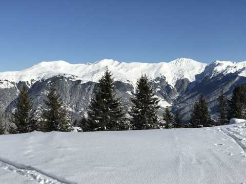 阿尔卑斯冬日雪山图片