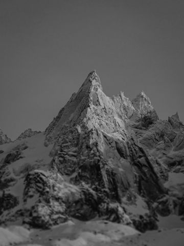 雪山黑白照相图片