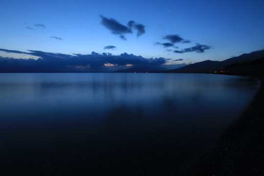 赛里木湖游览拍照图片