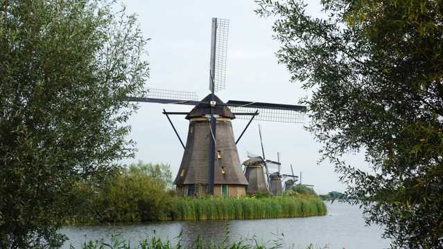 荷兰大风车自然风光图片