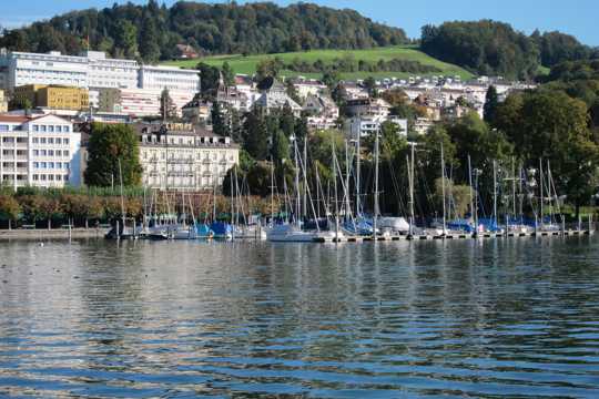 瑞士琉森湖景物图片