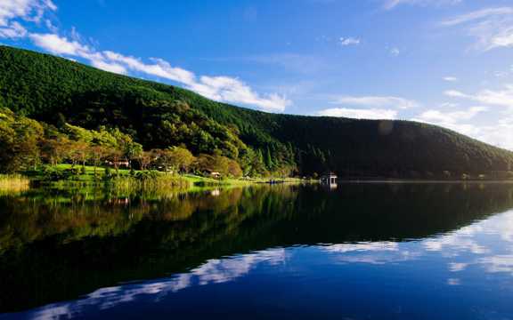 秀丽的山川湖泊图片